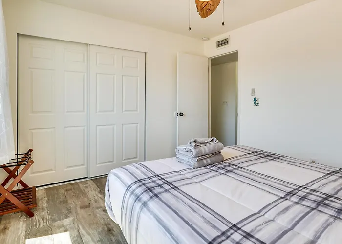 Water & Mtn-view Gem W/ Patio In Havasu *